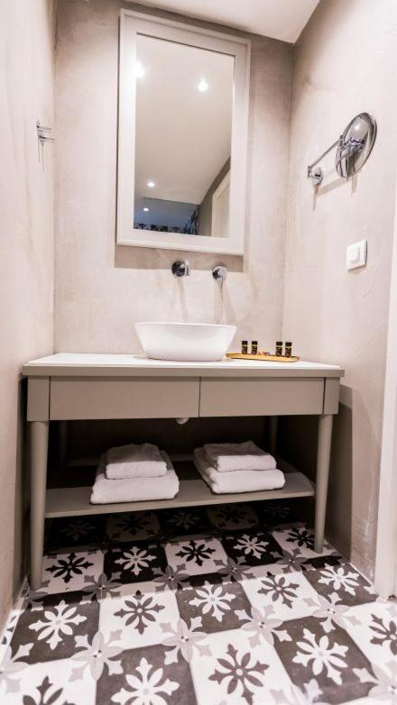 Aparthotel Lemon Tree House Karpathos Esterno foto